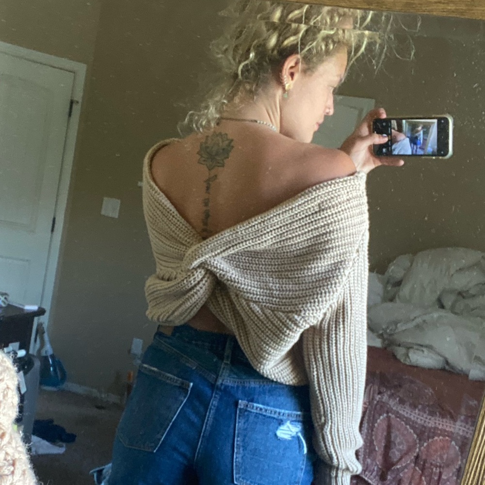 ADORABLE CROPPED SWEATER